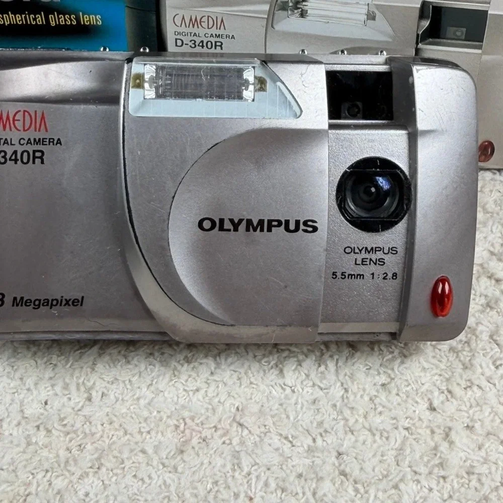 Olympus Camedia D-340R Digital Camera 1.3MP Vintage Silver Boxed AS-IS Repair